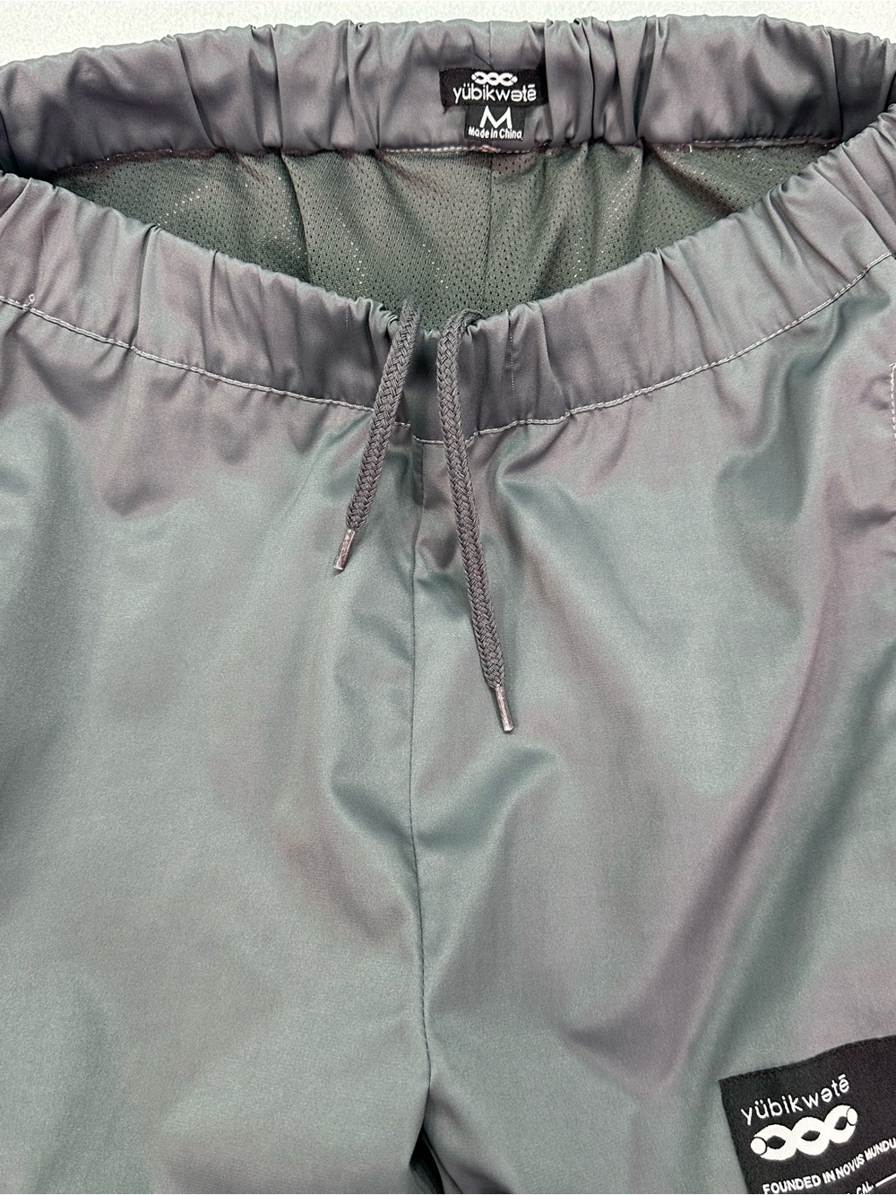 Yubikwate Men's Green Gray Lightweight Joggers with Patch Detail Size Medium - Picture 7 of 14